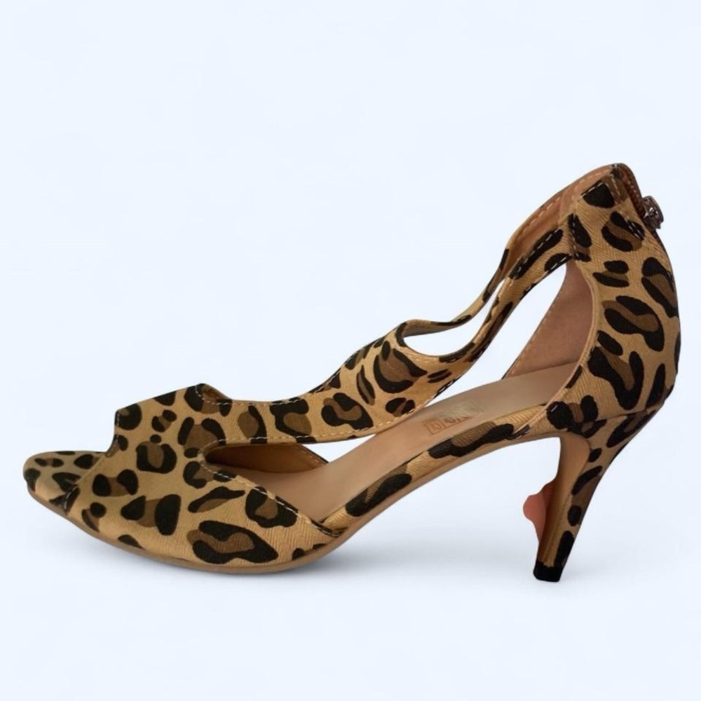 Leopard print kitten heels with ankle zipper 37 approx 6.5
